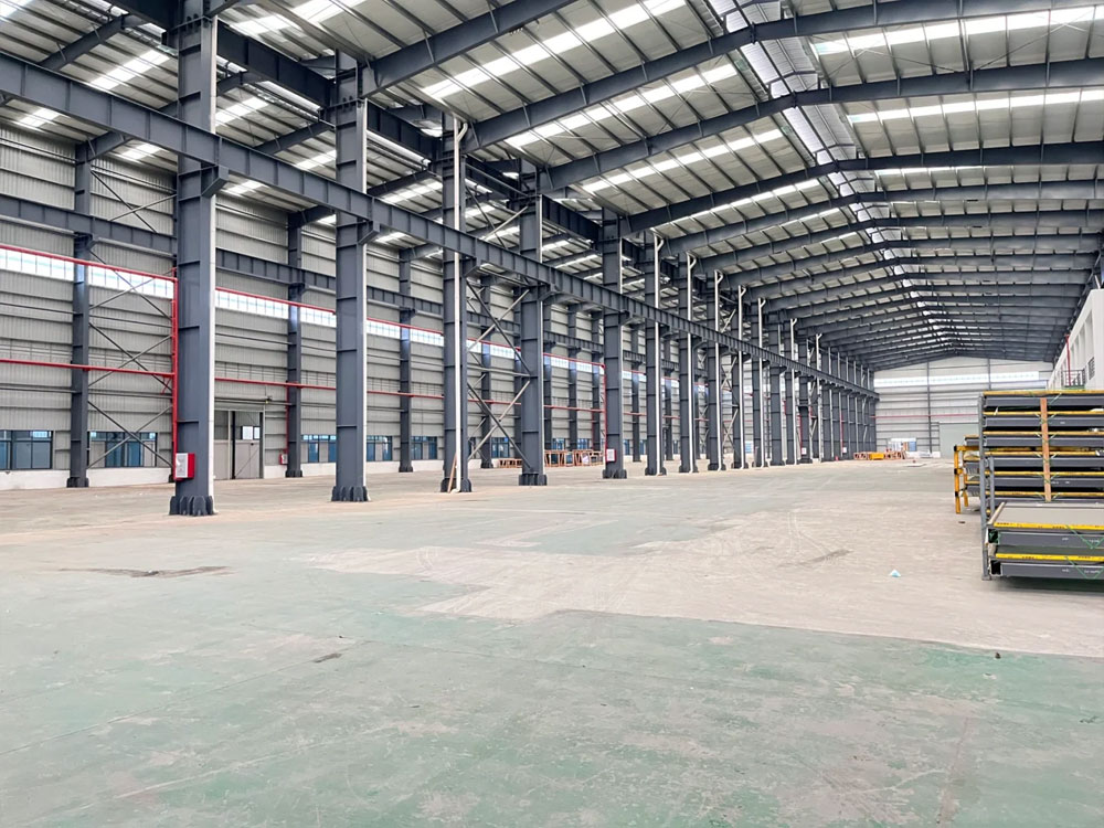 16米高廠房照明優(yōu)化：專業(yè)配置實現(xiàn)高效與安全